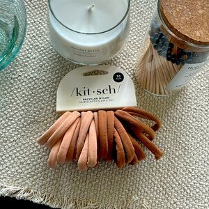 High-quality, sturdy hair ties. These hair ties are made out of recycled nylon.